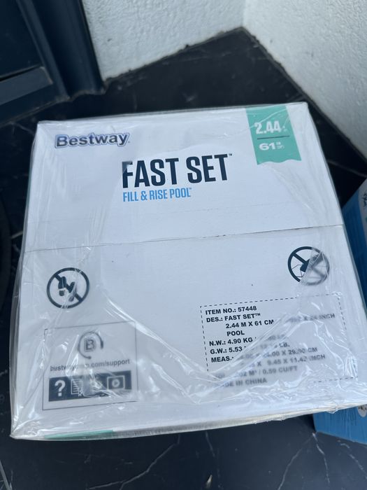 Piscina Bestway noua, 244 cm x 61 cm, calitate superioară.