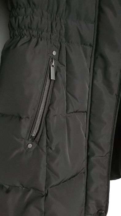 Яке Here+There с естествен косъм на качулката