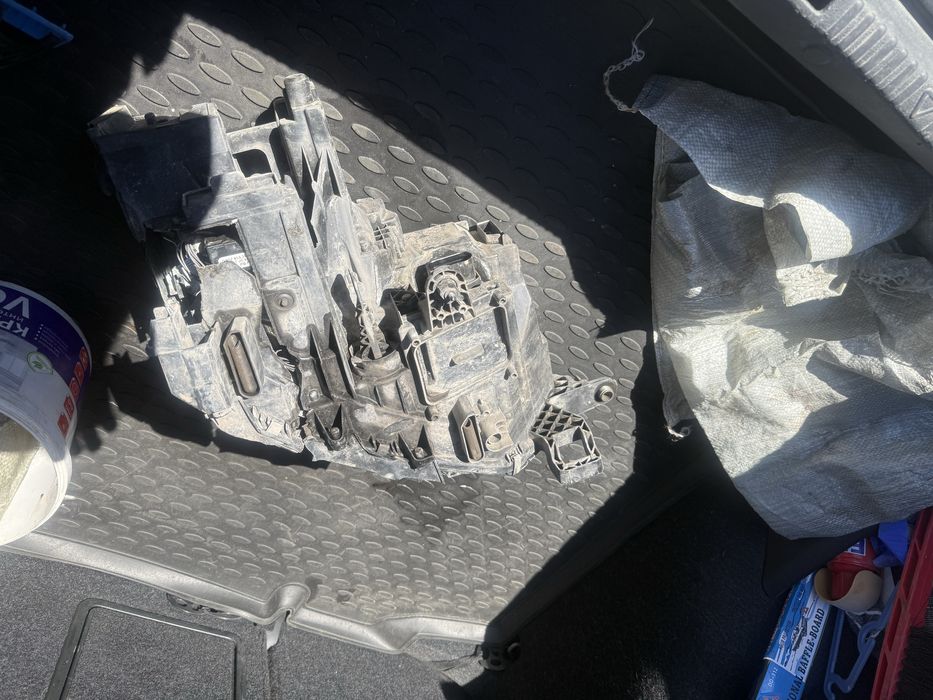 Разбитая левая фара поло 2021 г