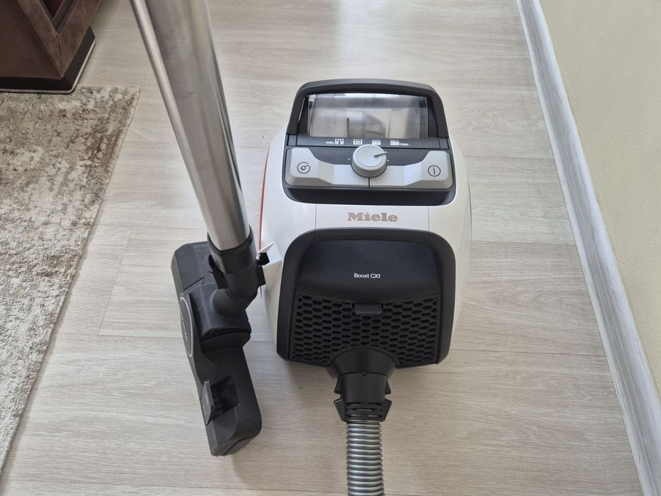 Прахосмукачка Miele Boost CX1