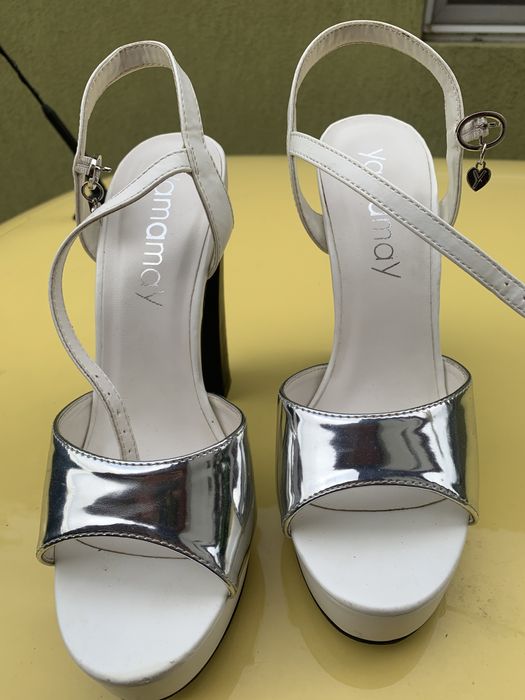 Sandale noi nr 39 Lux