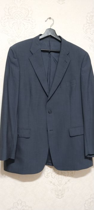 Продам костюмы мужские классика