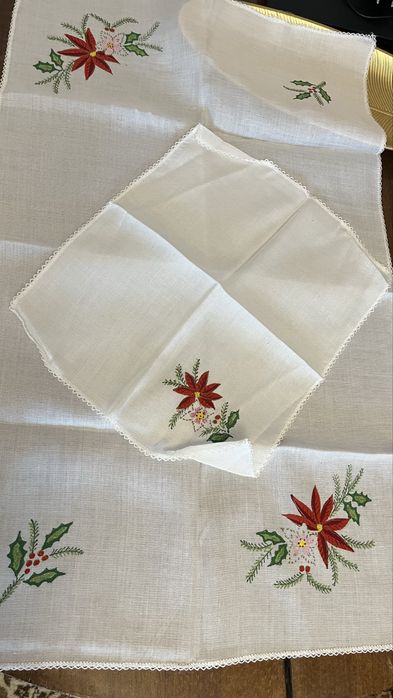 Покривка със салфетки нови