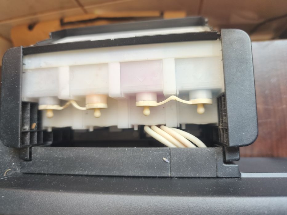 Vând Epson EcoTank L365 Wi-Fi + Scanner – Imprimantă ieftin de reparat