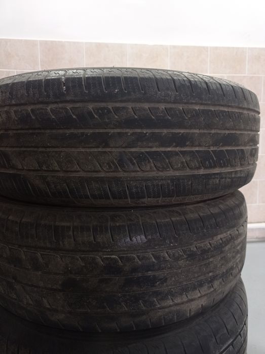 Продам резину на 17