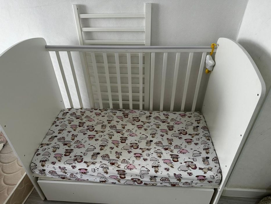 Детская кроватка