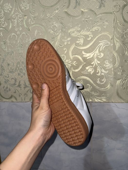 Кроссовки adidas