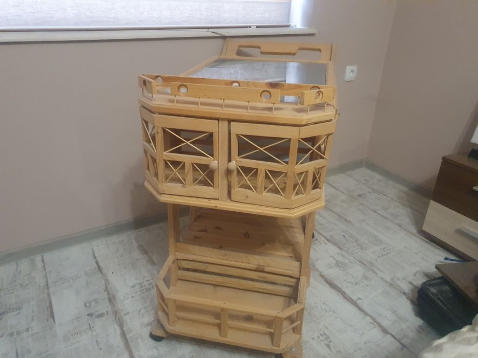 Масичка за сервиране