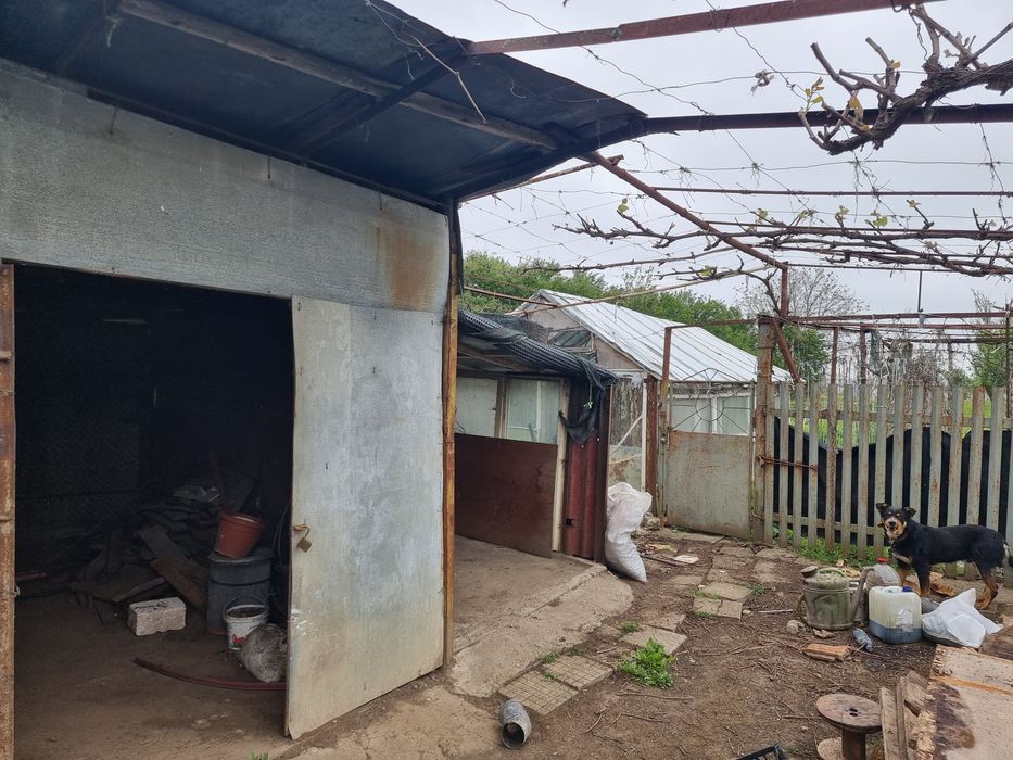 Продавам къща с дворно място в с. Дъбовик