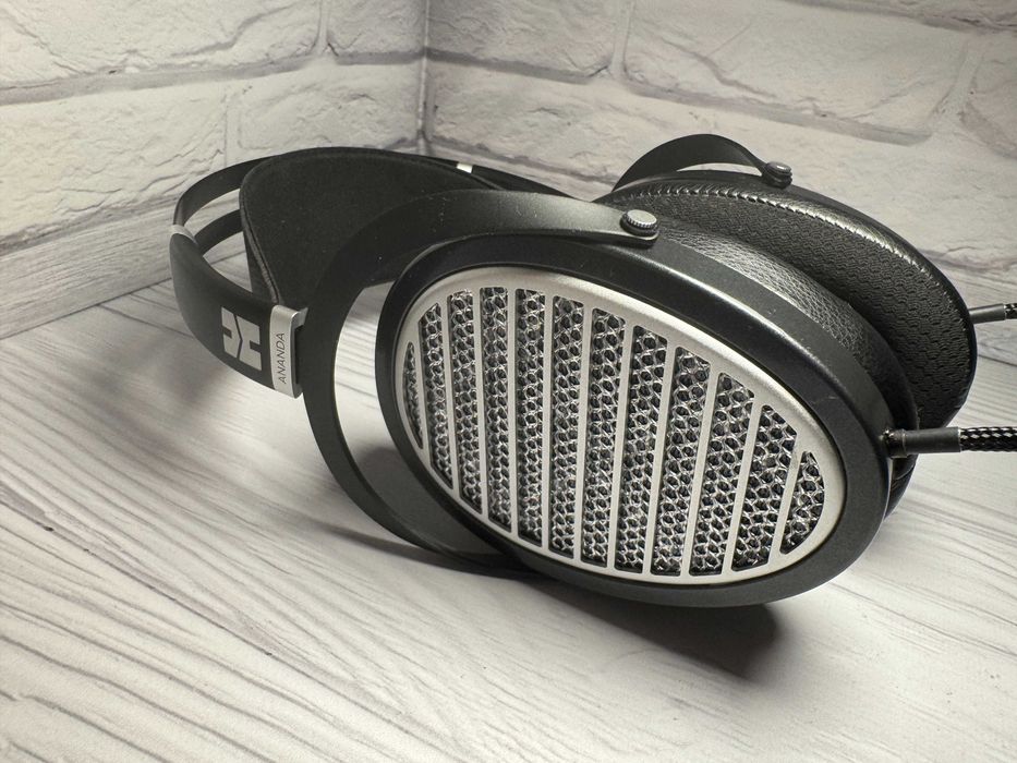 HiFiMAN Ananda – Персонализирана модификация, изцяло ръчна изработка (Custom Modification)