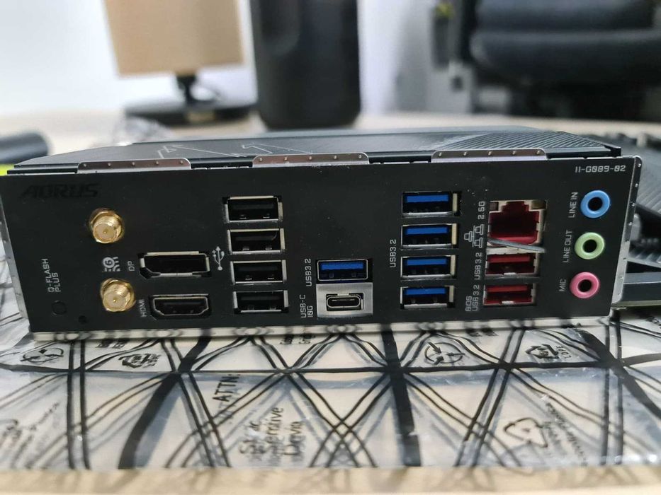 Gigabyte B650 Aorus Elite Ax V2 - cu garantie pana in Septembrie 2027