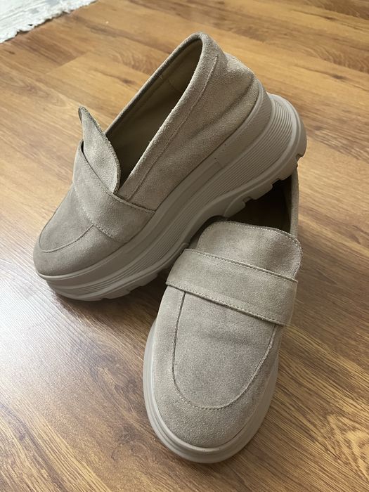 Продам костюм и туфли