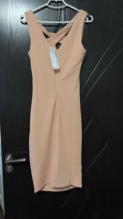 Нова Женска бежова рокля размер 36