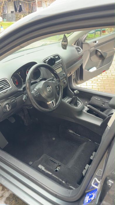 Volkswagen Golf 6 Variant 1.6 TDI – 2012  Se vinde Volkswagen Golf 6 Variant, an fabricație 2012, echipat cu motorul fiabil și economic 1.6 TDI.