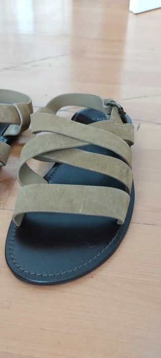 Vînd sandale noi din piele (Mango, maro, 42 și 43) 150 lei