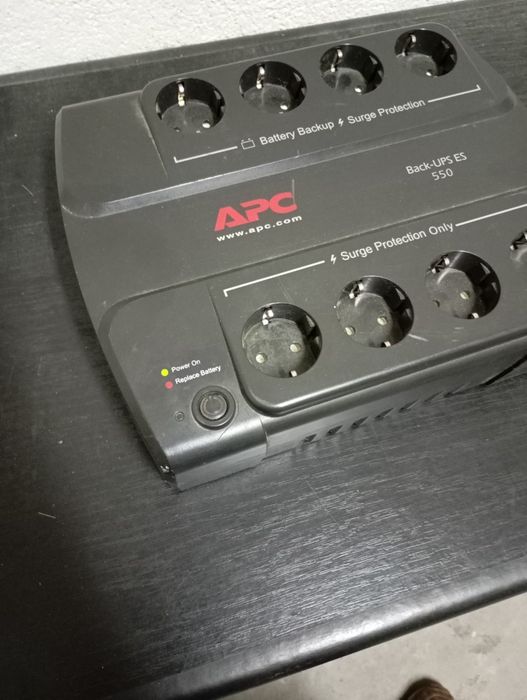 Vînd APC  ups 550