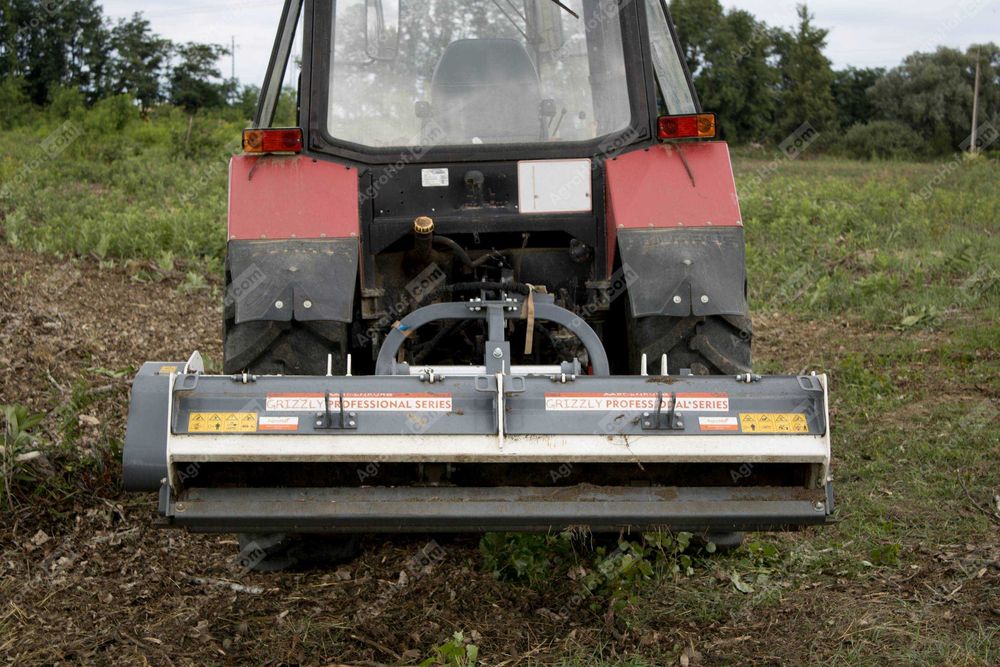 Tocator de resturi vegetale cu 240-260 cm / Alpha M Grizzly Acest utilaj este eligibil prin AFIR