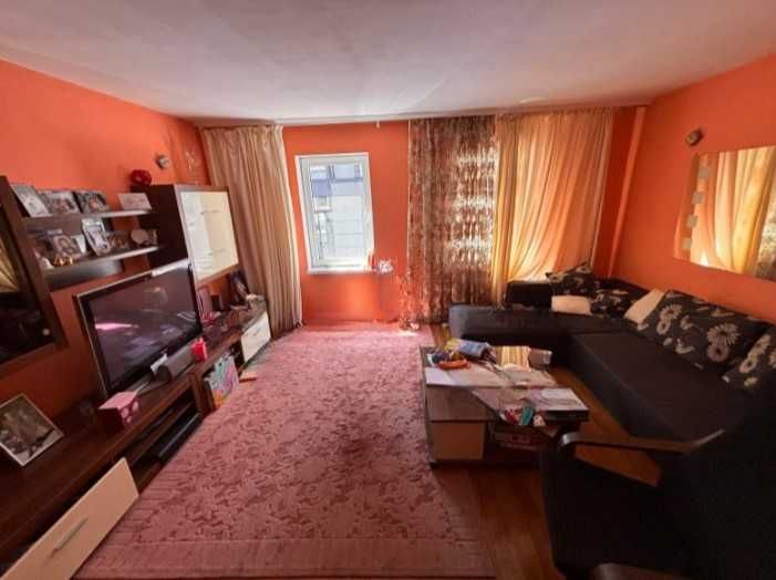 Продава се Къща в София, Център - 200 кв.м за 1795 €/кв.м - Снимка #2