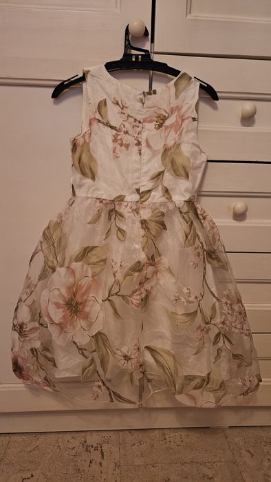 Празнични рокли за момиче 8-10 г.