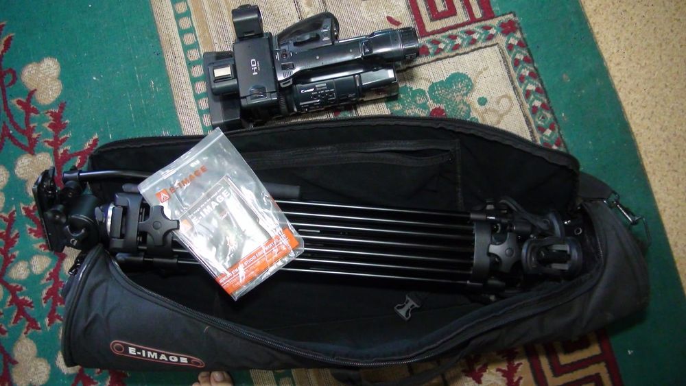 Видеокамера Сони 2000 Е.