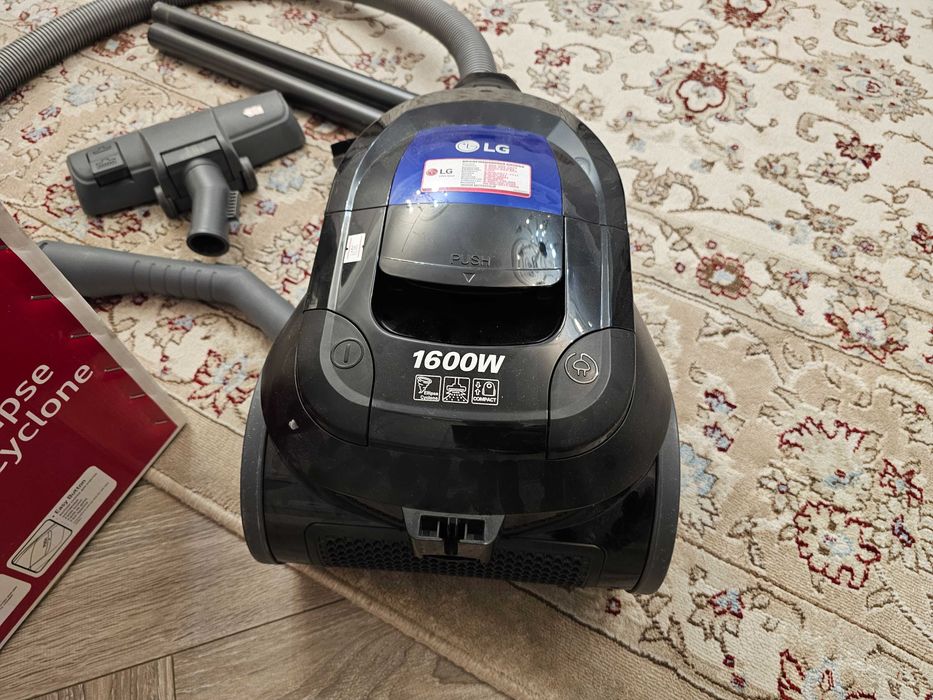 Пылесос LG 1600 Вт