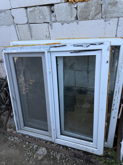Vand 4 geamuri de termopan