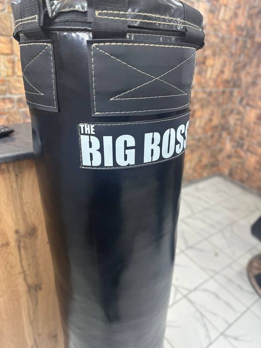 Боксерская груша,боксерский мешок.