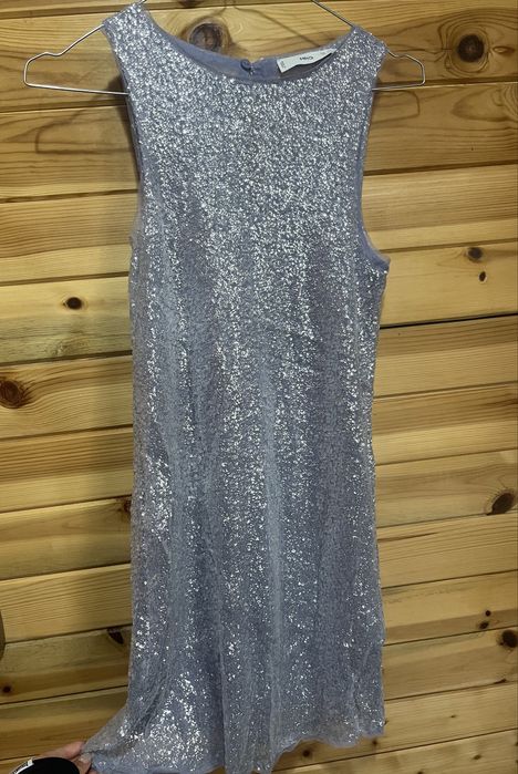 Коктейлна рокля с пайети