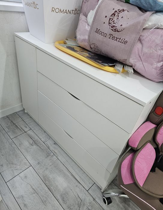 Шкаф,диван,комод, стол,обувница