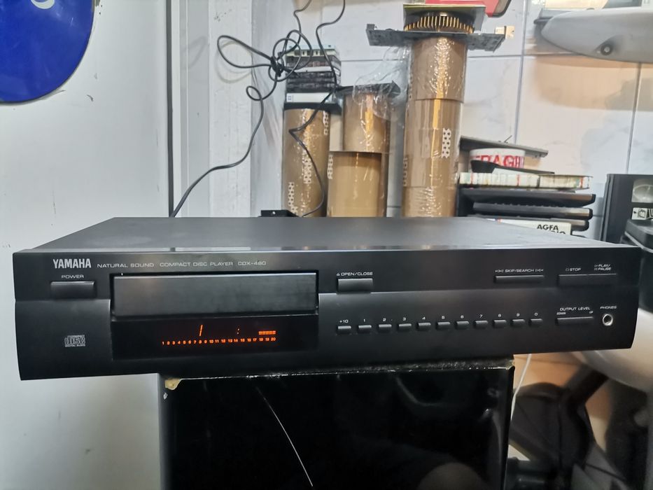 Player yamaha cdx480