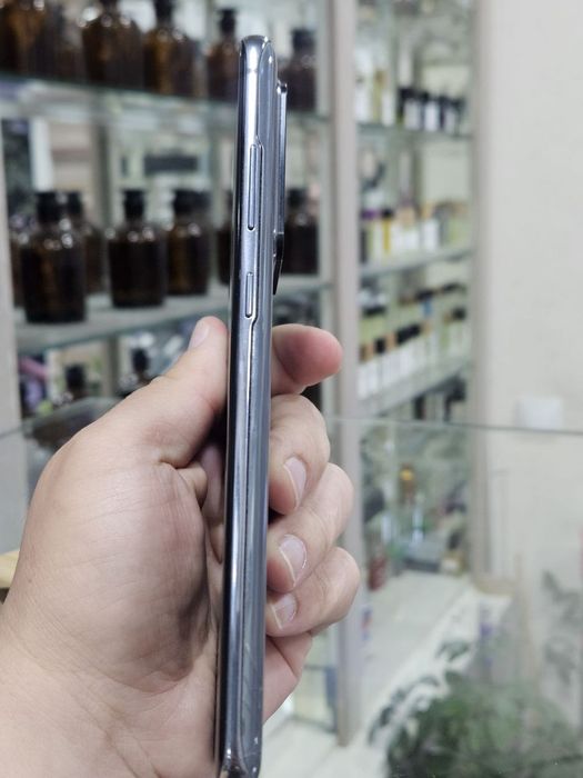 Samsung S20 ultra xotirasi 12/256GB