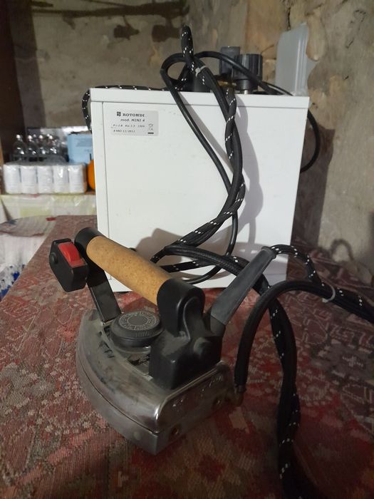 Stație de călcat profesională