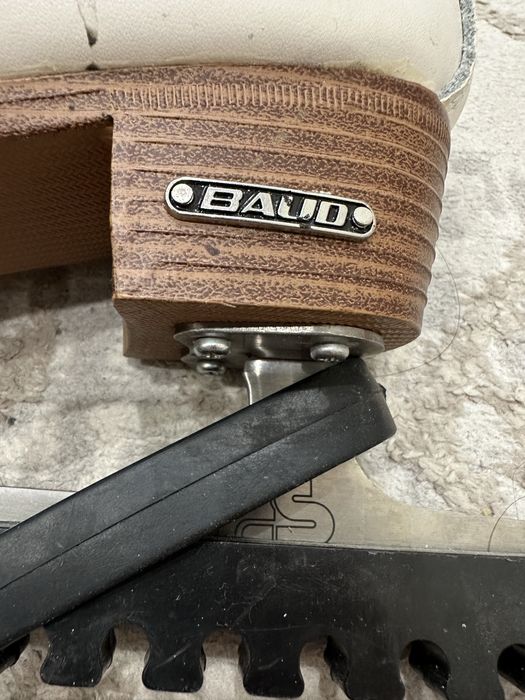 Коньки фигурные женские BAUD