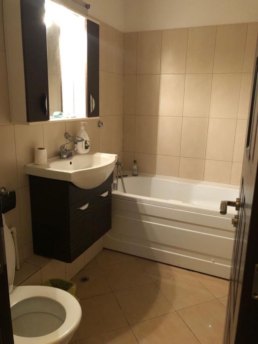 Se ofera spre inchiriere un apartament cu 2 camere, 2 balcoane, la Lujerului, cel mai mare ca si configuratie in Bucuresti, Sector 6, Uverturii 4