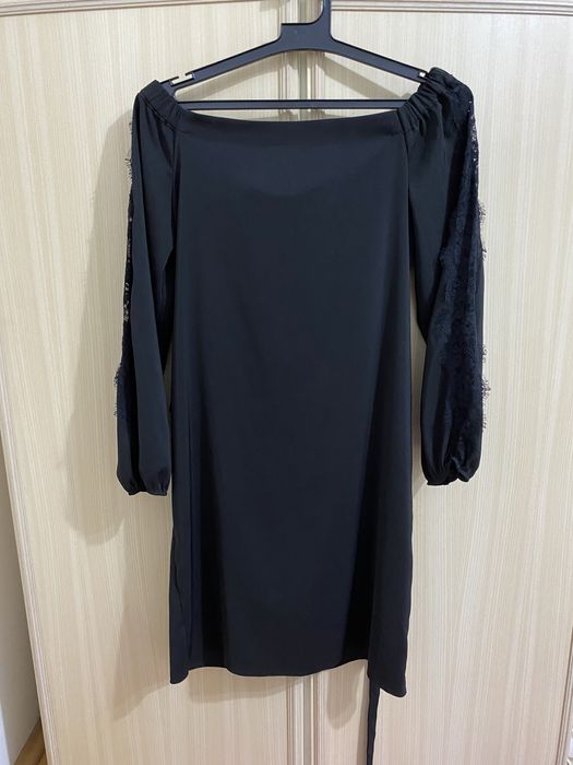 Vând rochie neagra de ocazii