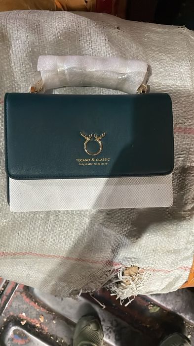 Продам женские сумки новые