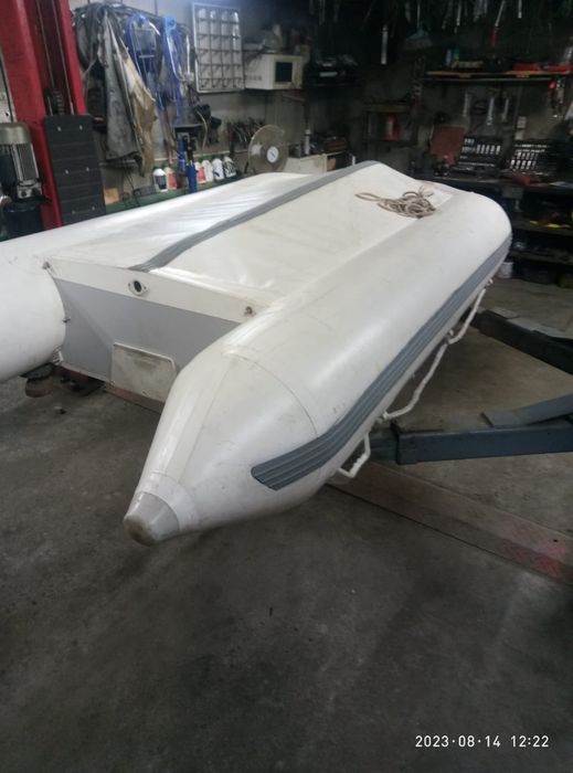 Продам лодку б/у