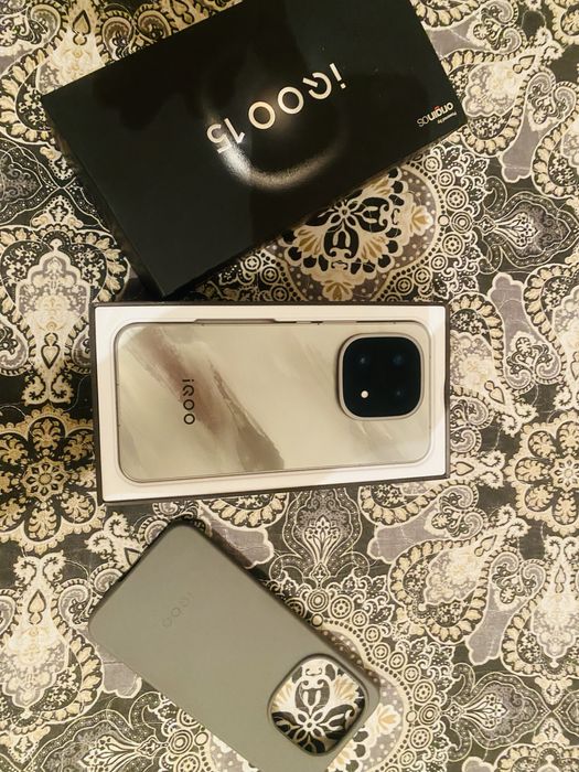 Продам телефон Iqoo 15 512g