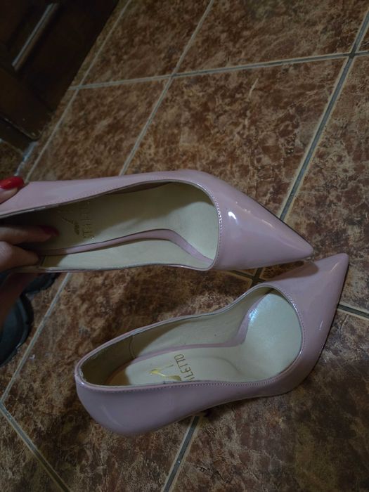 Обувки Stilleto 38 номер,стелка 24 см