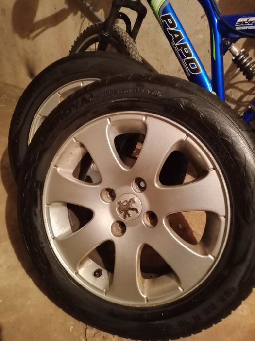 Оригинални джанти с летни гуми Paegot