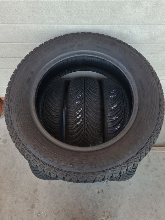 Всесезонни гуми 4 броя GOODYEAR Vector4Seasons 165 70 R14 дот 5221