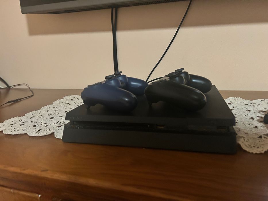 Playstapion 4 slim