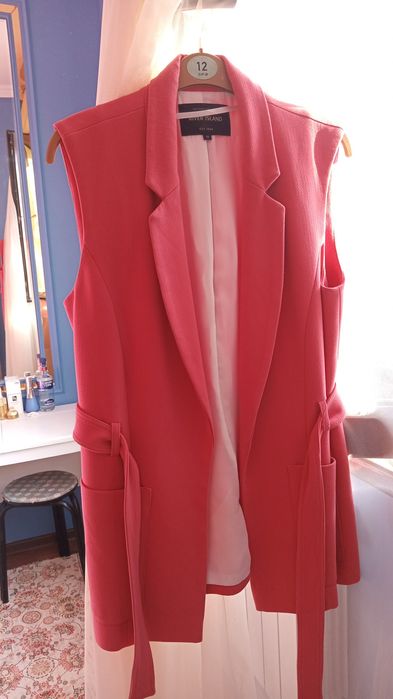 Жилет River island.