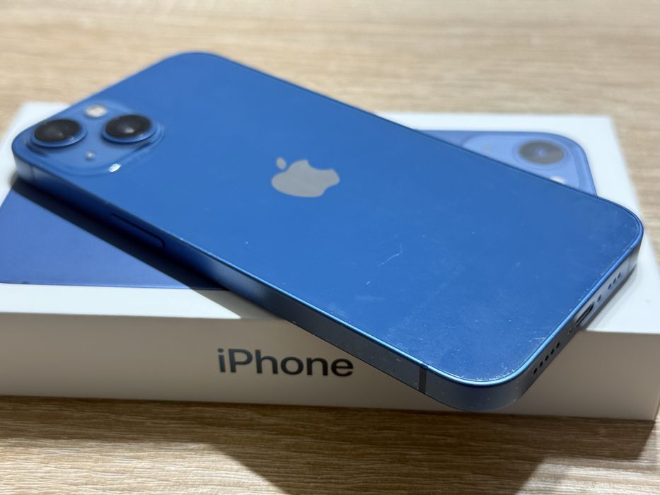 Iphone 13 albastru, 128Gb, in stare foarte buna