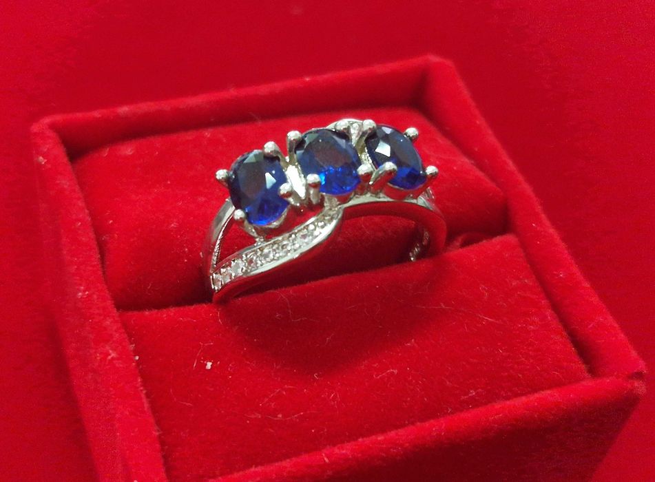 GR119, inel placat aur alb1 8k,zirconii albe/safir, regal, deosebit