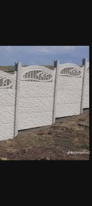 Garduri din placi de beton vând și montez