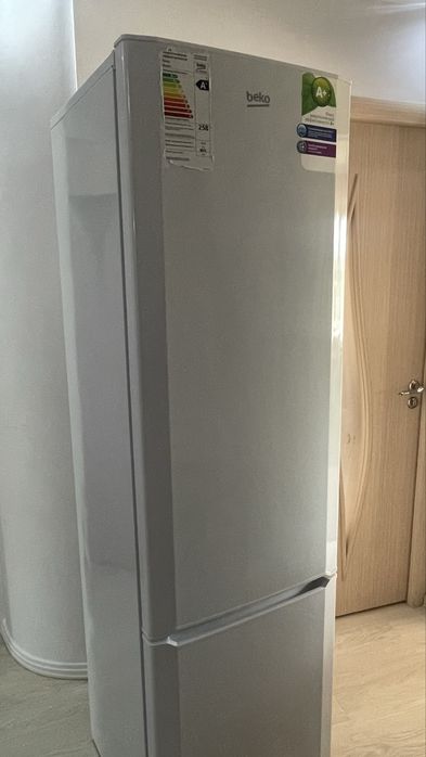 Срочно! Продам холодильник beko