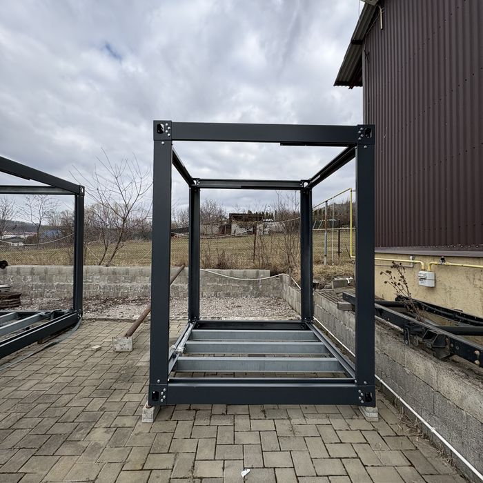 Vând structură metalică pentru container,din tabla zincata de 3 mm