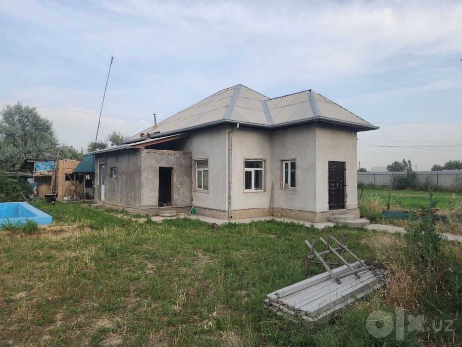 Продаётся дача у реки Ангрен