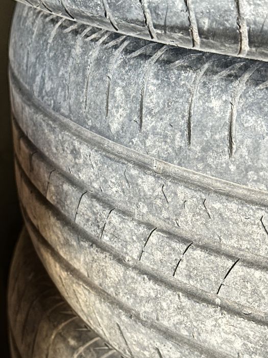 Продам шины 205-60-R16 Kumho
